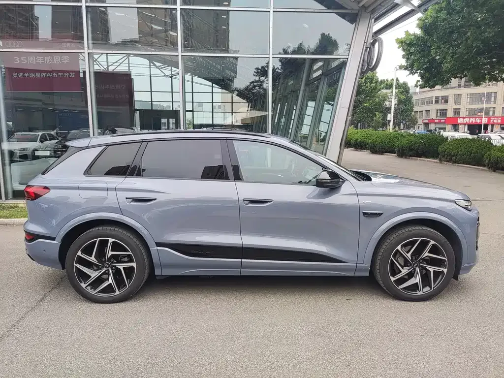 Audi Q6L e-tron — фото 6