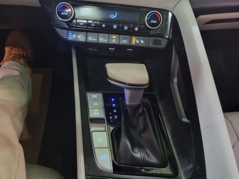 Hyundai AVANTE — фото 2