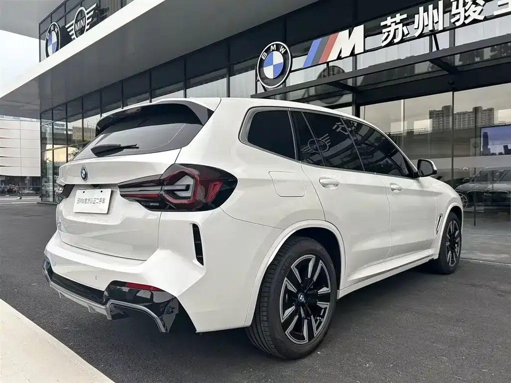 BMW iX3 — фото 4