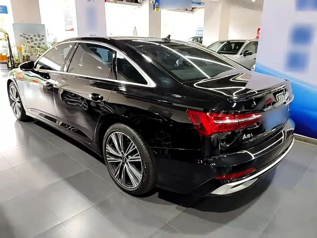 Audi A6L — фото 10