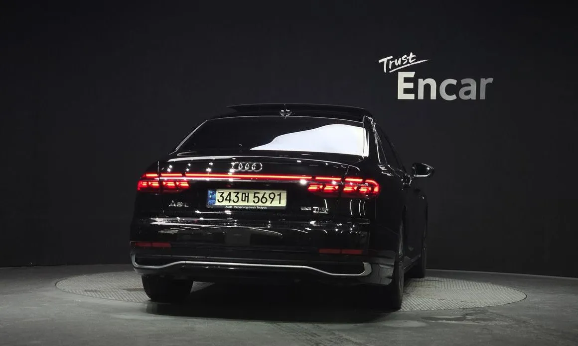 Audi A8 — фото 4