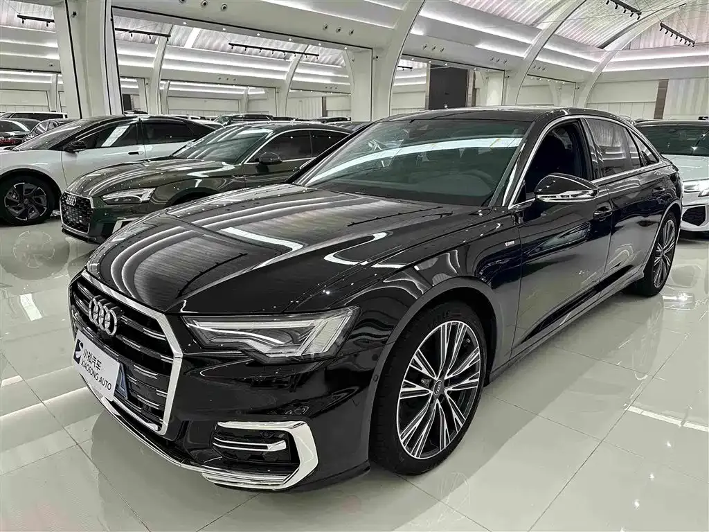Audi A6L — фото 1