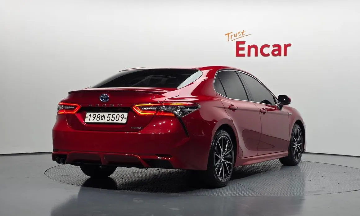 Toyota Camry — фото 5