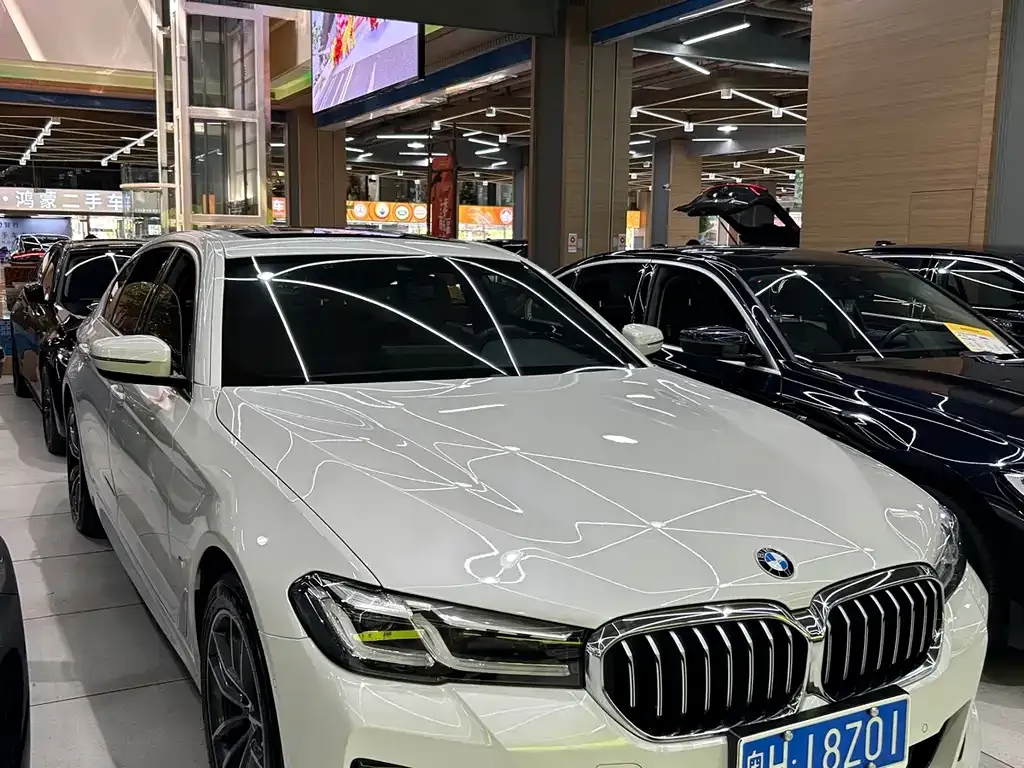 BMW 5 Series — фото 10