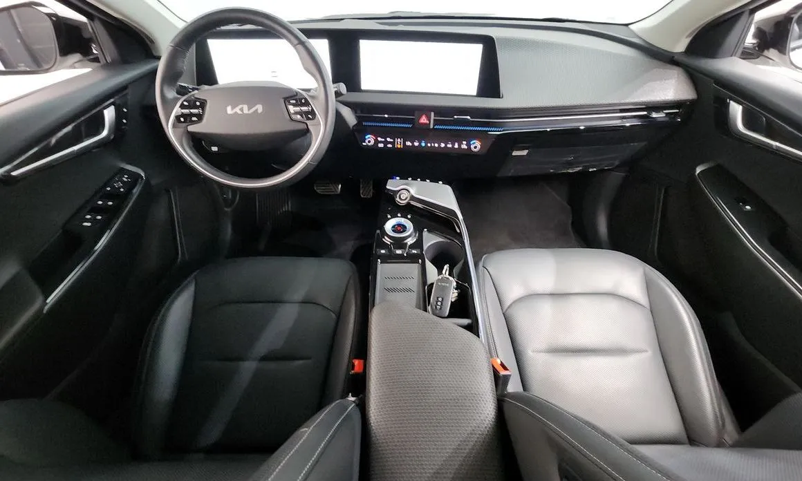 Kia EV6 — фото 8