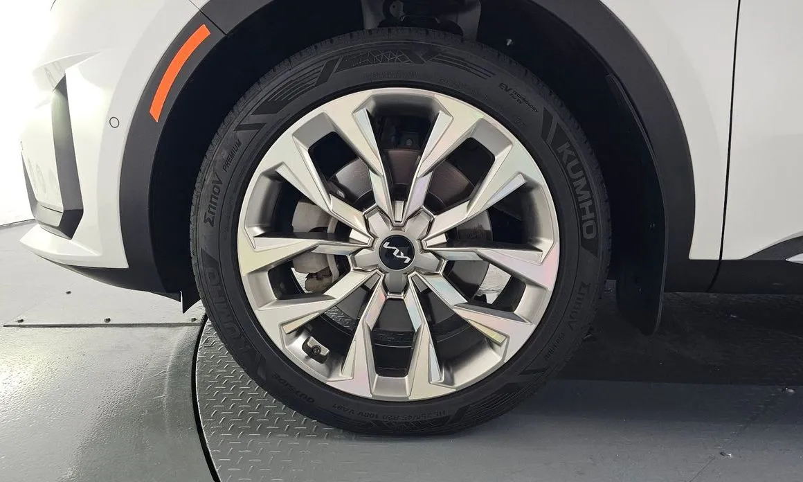 Kia Sorento — фото 9