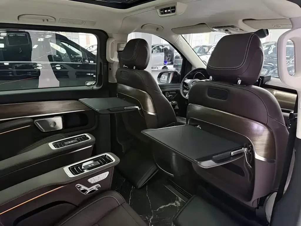 Mercedes-Benz V-Class — фото 10