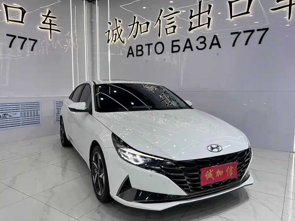 Hyundai Elantra — фото 10