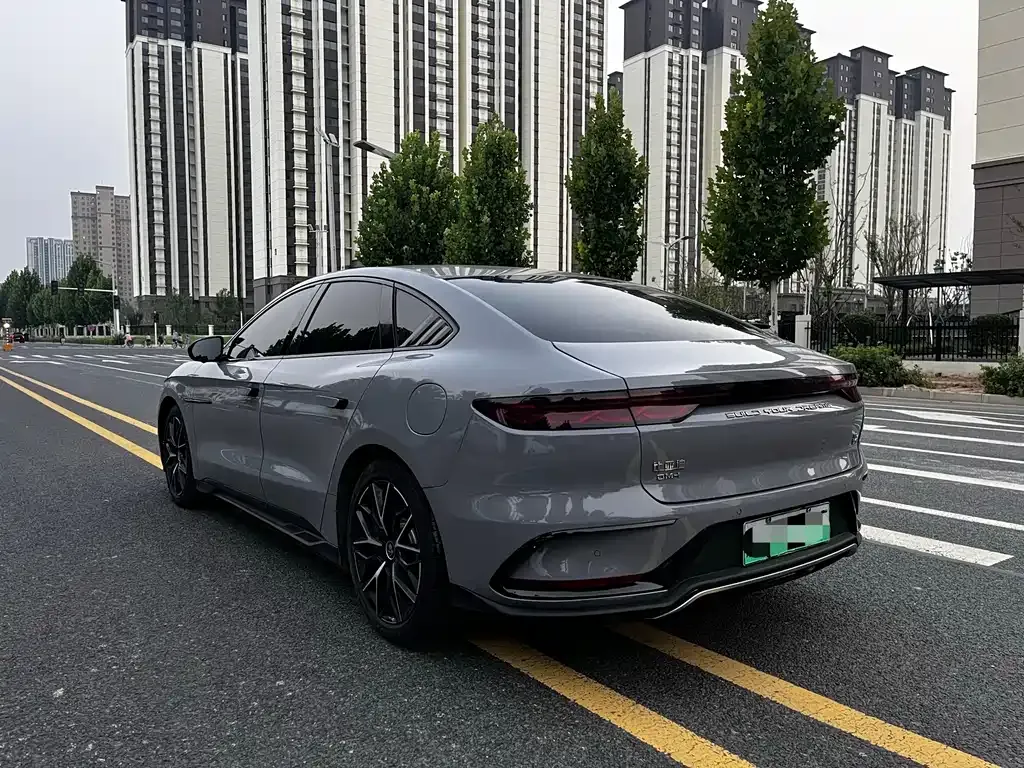 BYD Han — фото 9