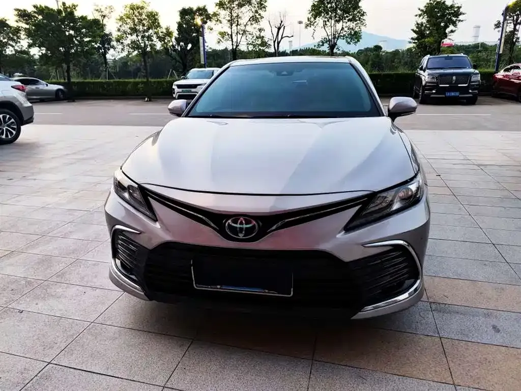 Toyota Camry — фото 5