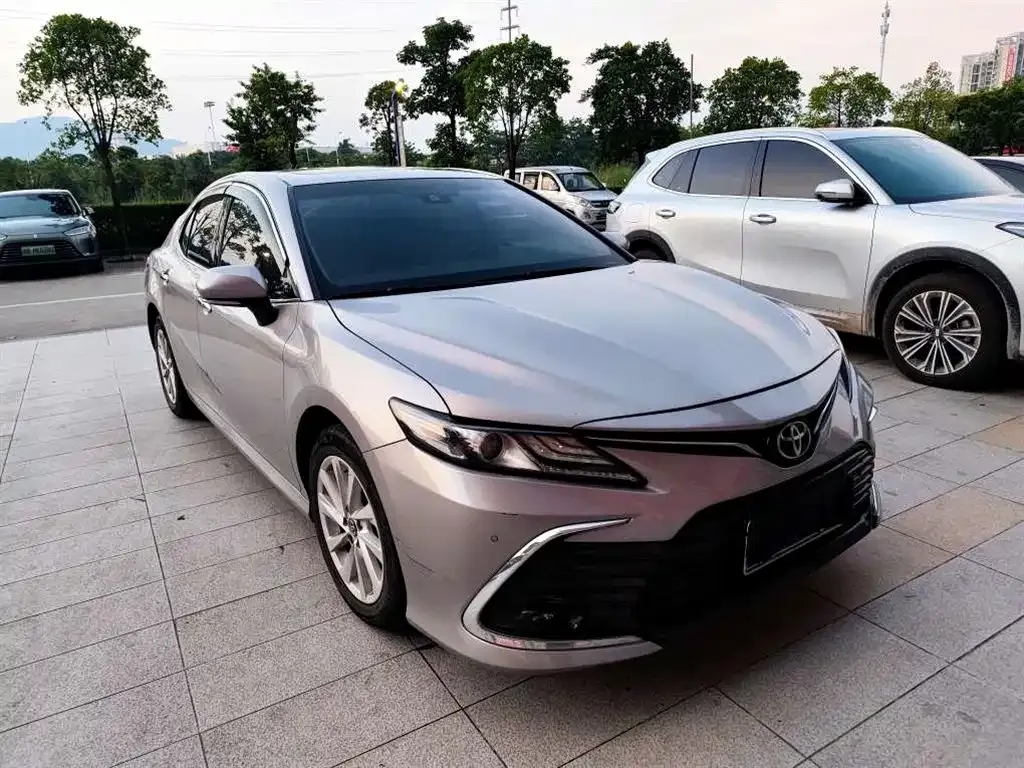 Toyota Camry — фото 6