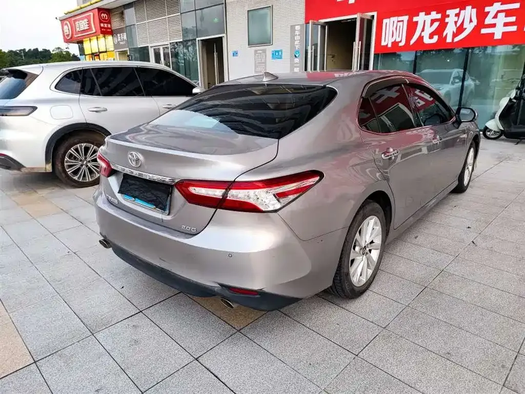Toyota Camry — фото 10