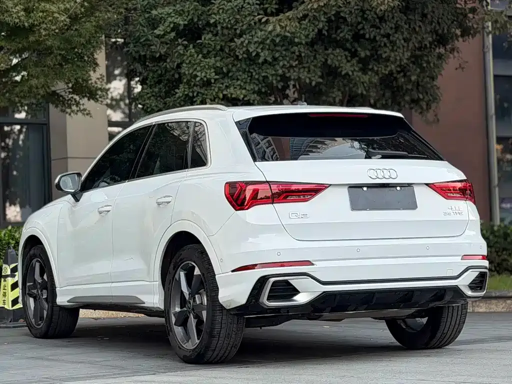 Audi Q3 — фото 8