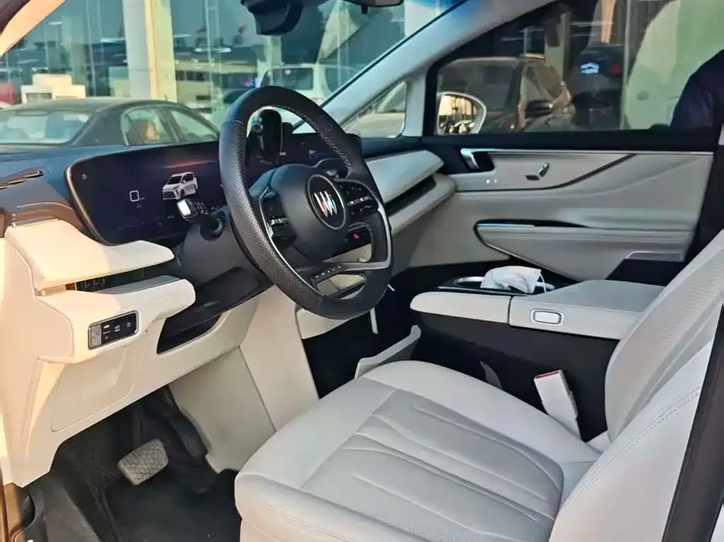 Buick GL8 Hybrid — фото 3
