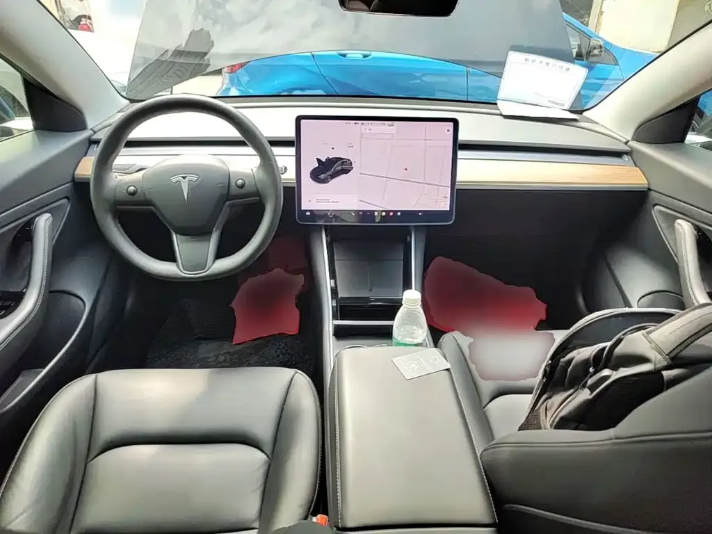 Tesla Model 3 — фото 10