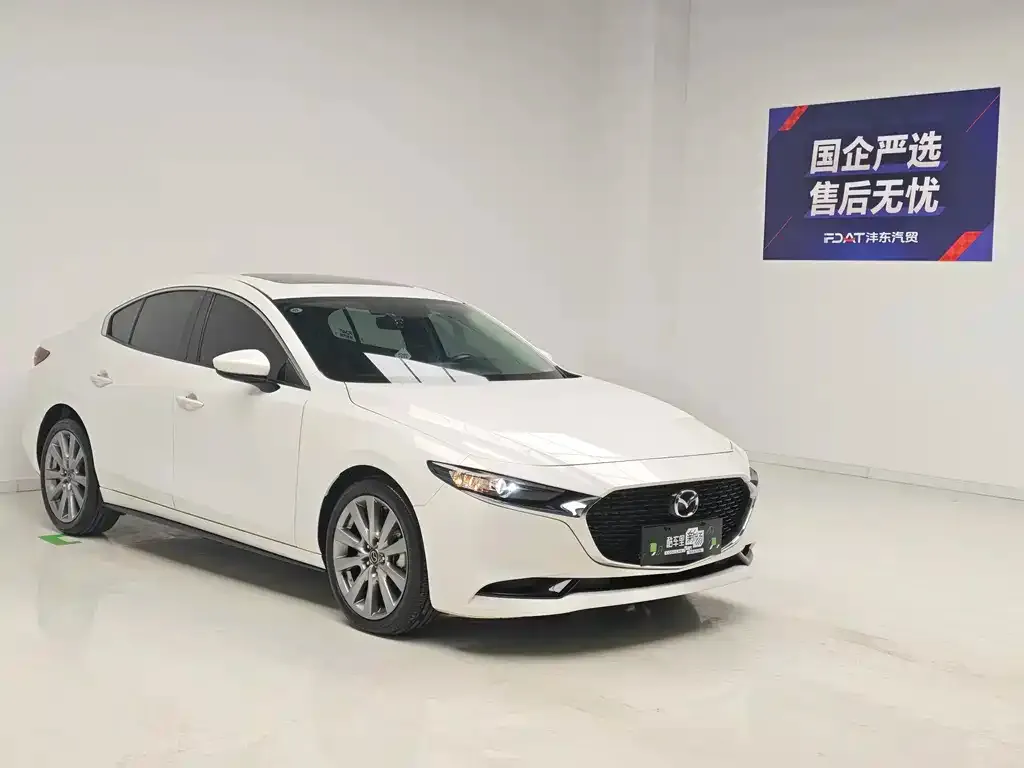 Mazda 3 Axela — фото 4