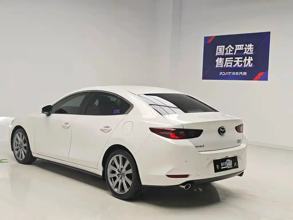 Mazda 3 Axela — фото 2