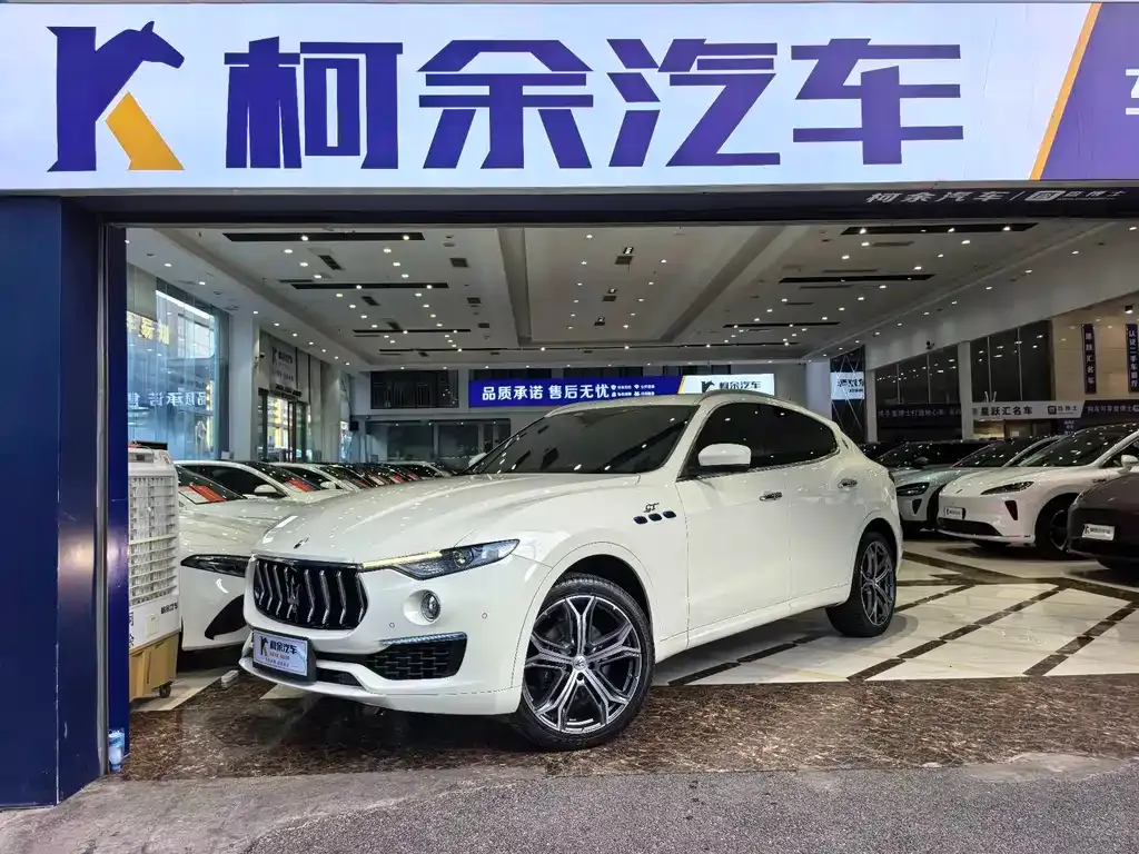Maserati Levante — фото 1
