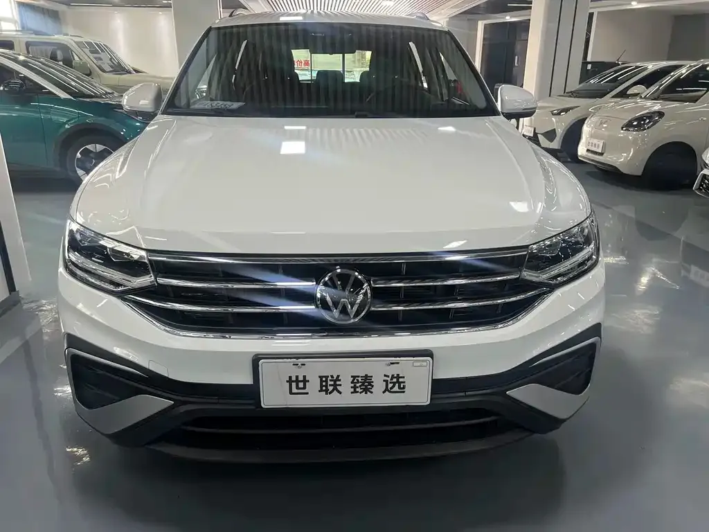Volkswagen Tiguan L — фото 4