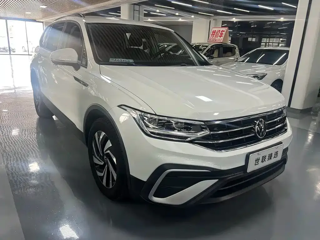 Volkswagen Tiguan L — фото 5