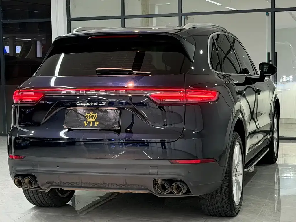 Porsche Cayenne — фото 7