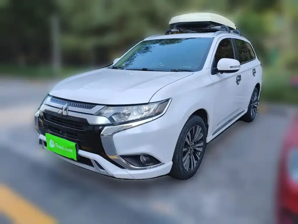 Mitsubishi Outlander — фото 3