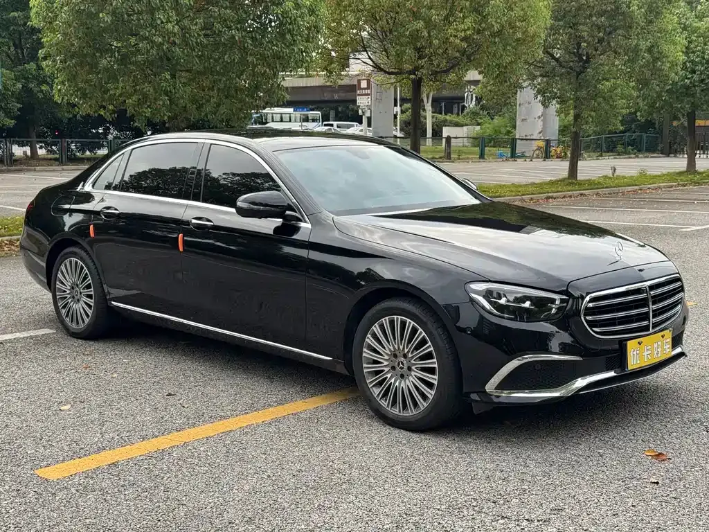 Mercedes-Benz E-Class — фото 10