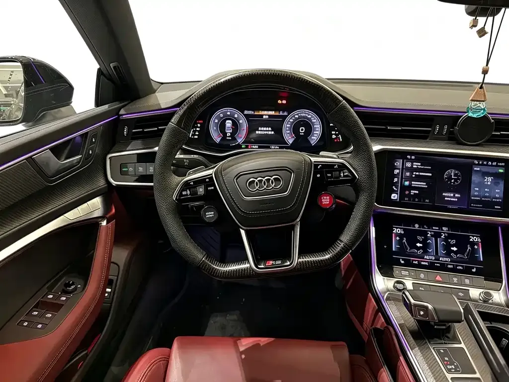Audi A7L — фото 8