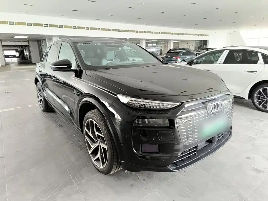 Audi Q6L e-tron — фото 3