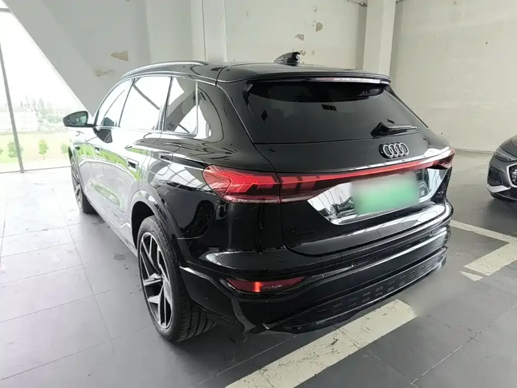 Audi Q6L e-tron — фото 10