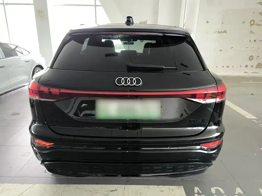 Audi Q6L e-tron — фото 4