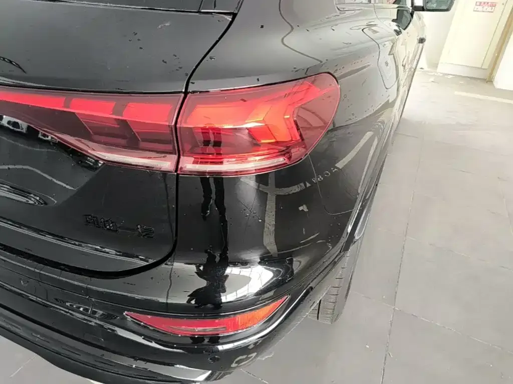 Audi Q6L e-tron — фото 8