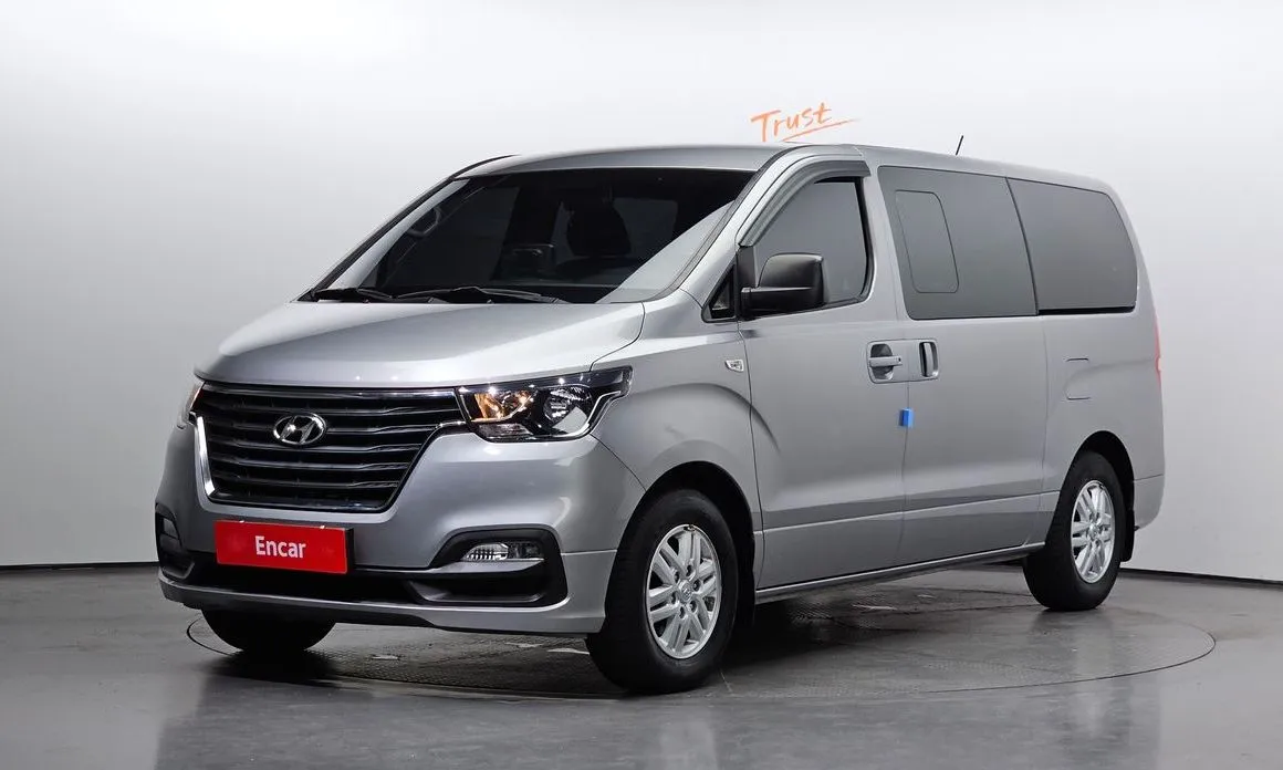 Hyundai Starex — фото 1