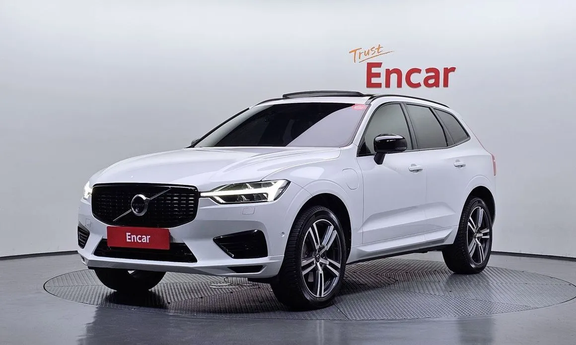 Volvo XC60 — фото 1