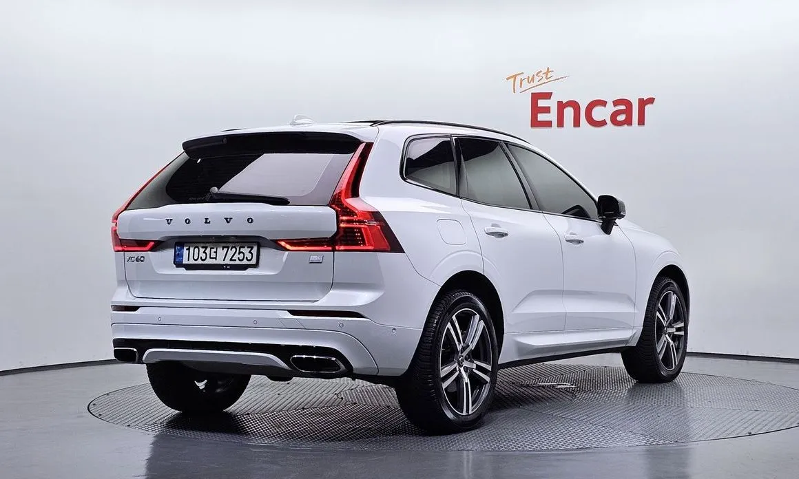 Volvo XC60 — фото 4