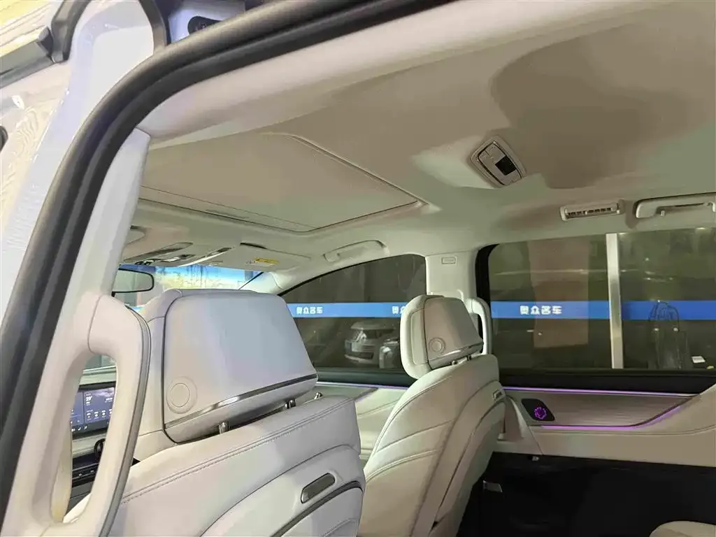 Buick GL8 Hybrid — фото 3