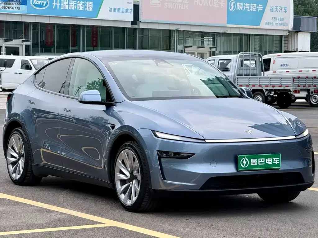 Tesla Model Y — фото 6