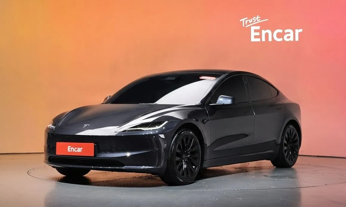 Tesla Model 3 — фото 1