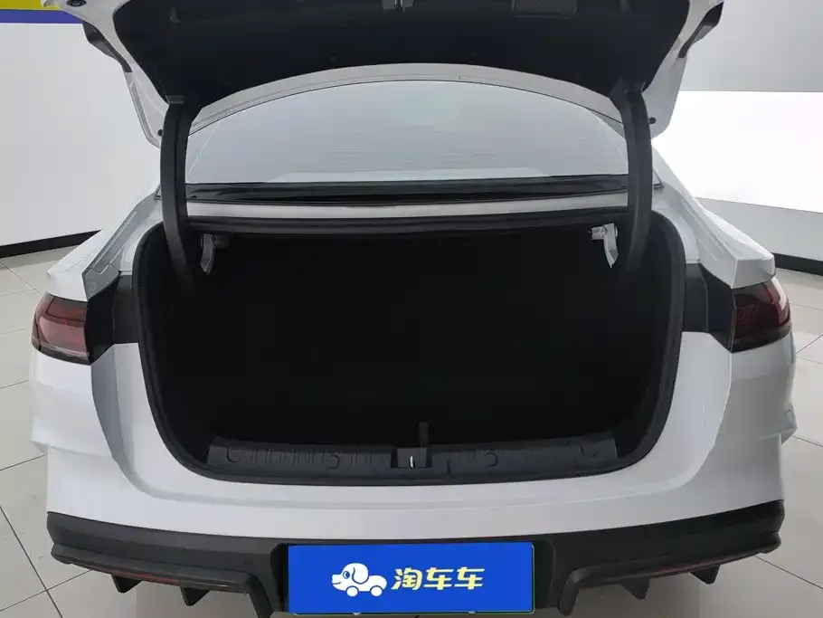 BYD Qin L — фото 9