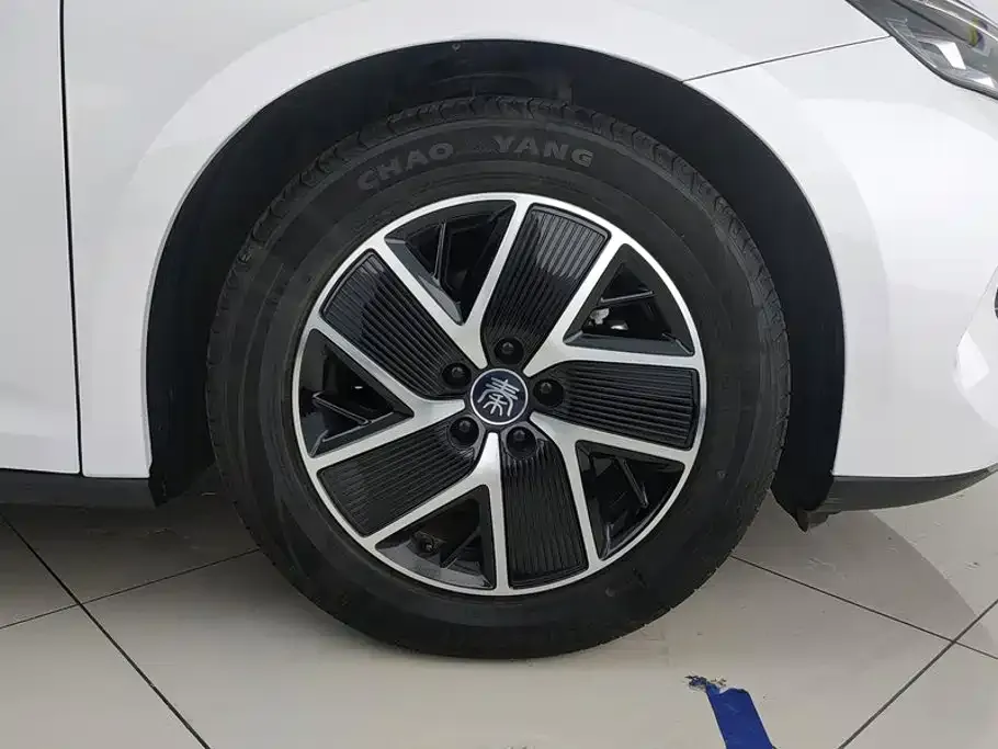 BYD Qin L — фото 6