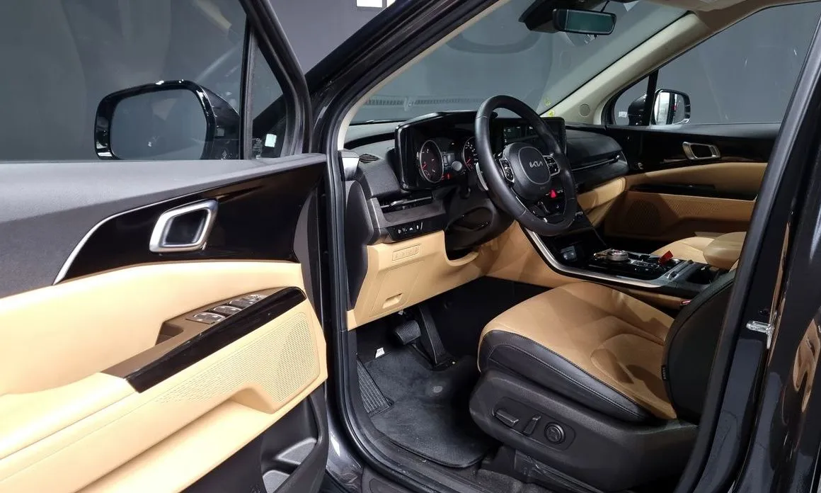 Kia Carnival — фото 10