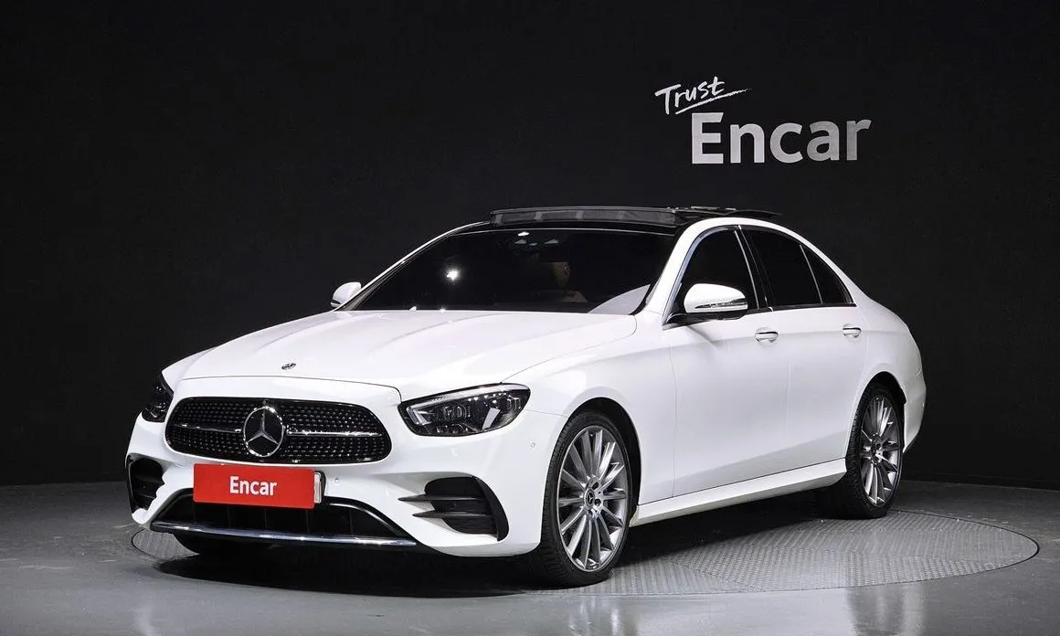 Mercedes-Benz E-Class — фото 1