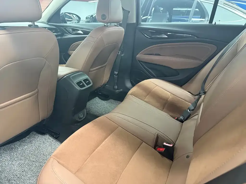 Buick Regal — фото 10