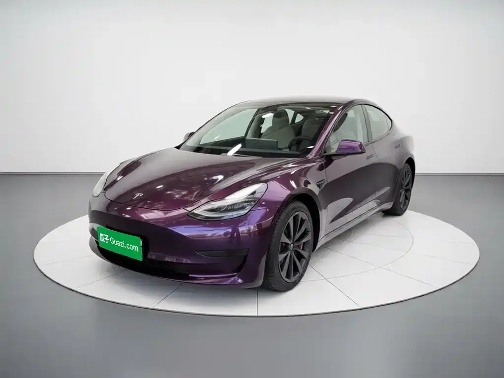 Tesla Model 3 — фото 1