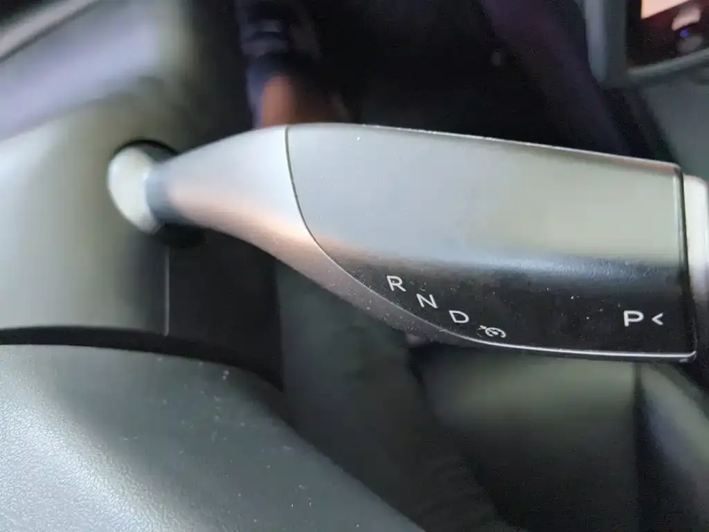 Tesla Model 3 — фото 2
