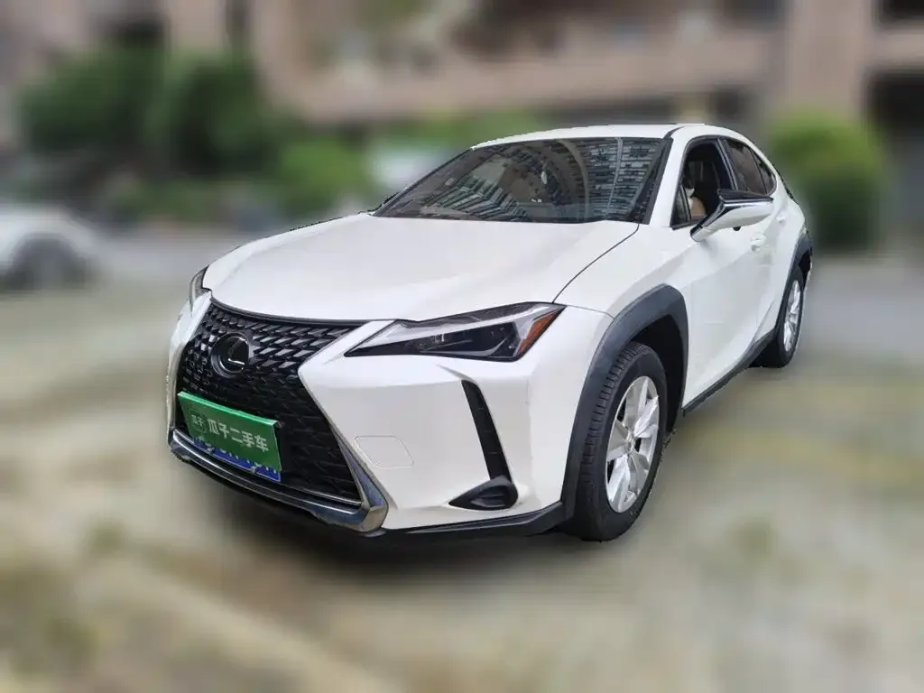 Lexus UX — фото 3