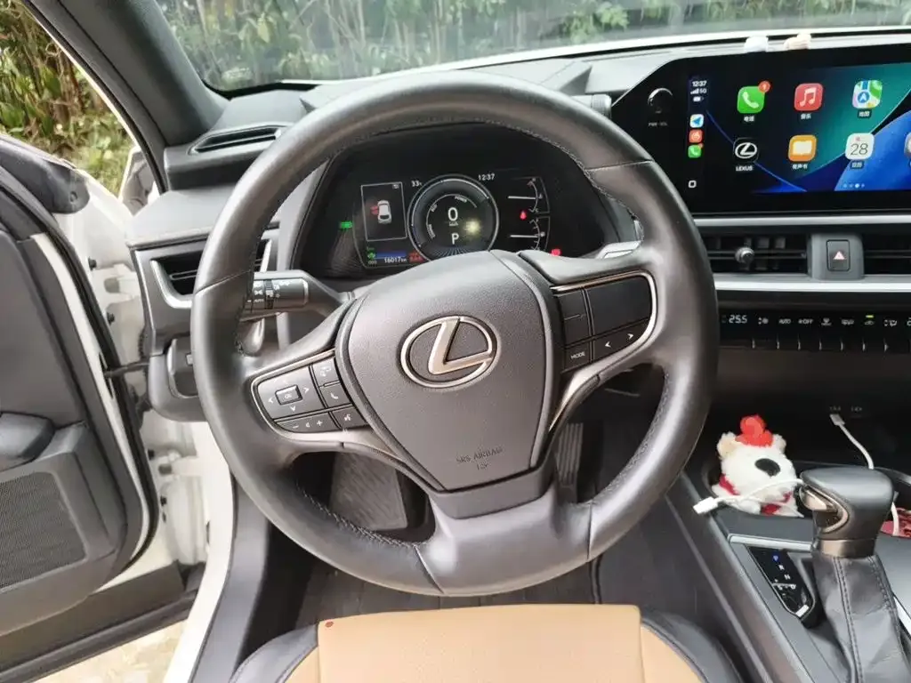 Lexus UX — фото 6