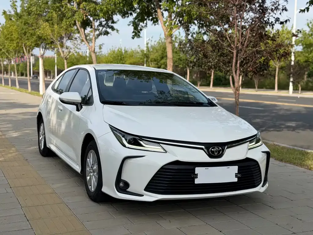 Toyota Corolla — фото 5