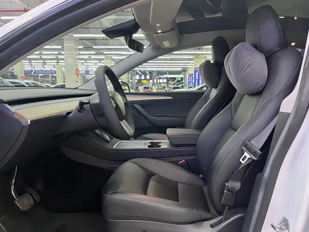 Tesla Model Y — фото 3