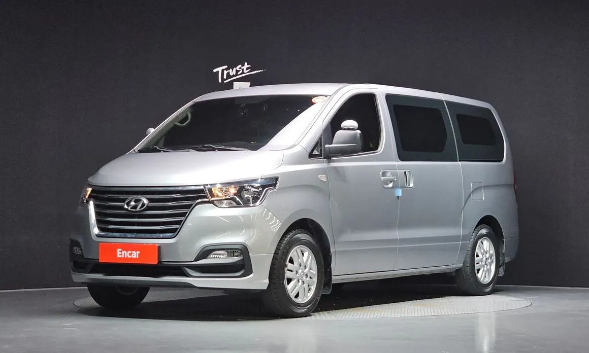 Hyundai Starex — фото 1